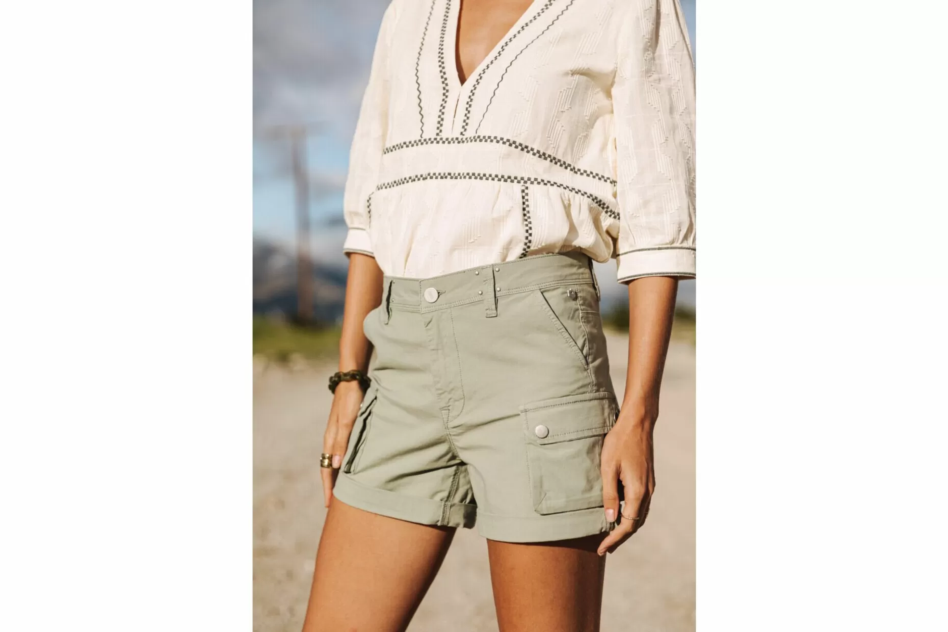 Freeman T Porter Alana Calvi Cargo Shorts Woman, Lily Pad Outlet