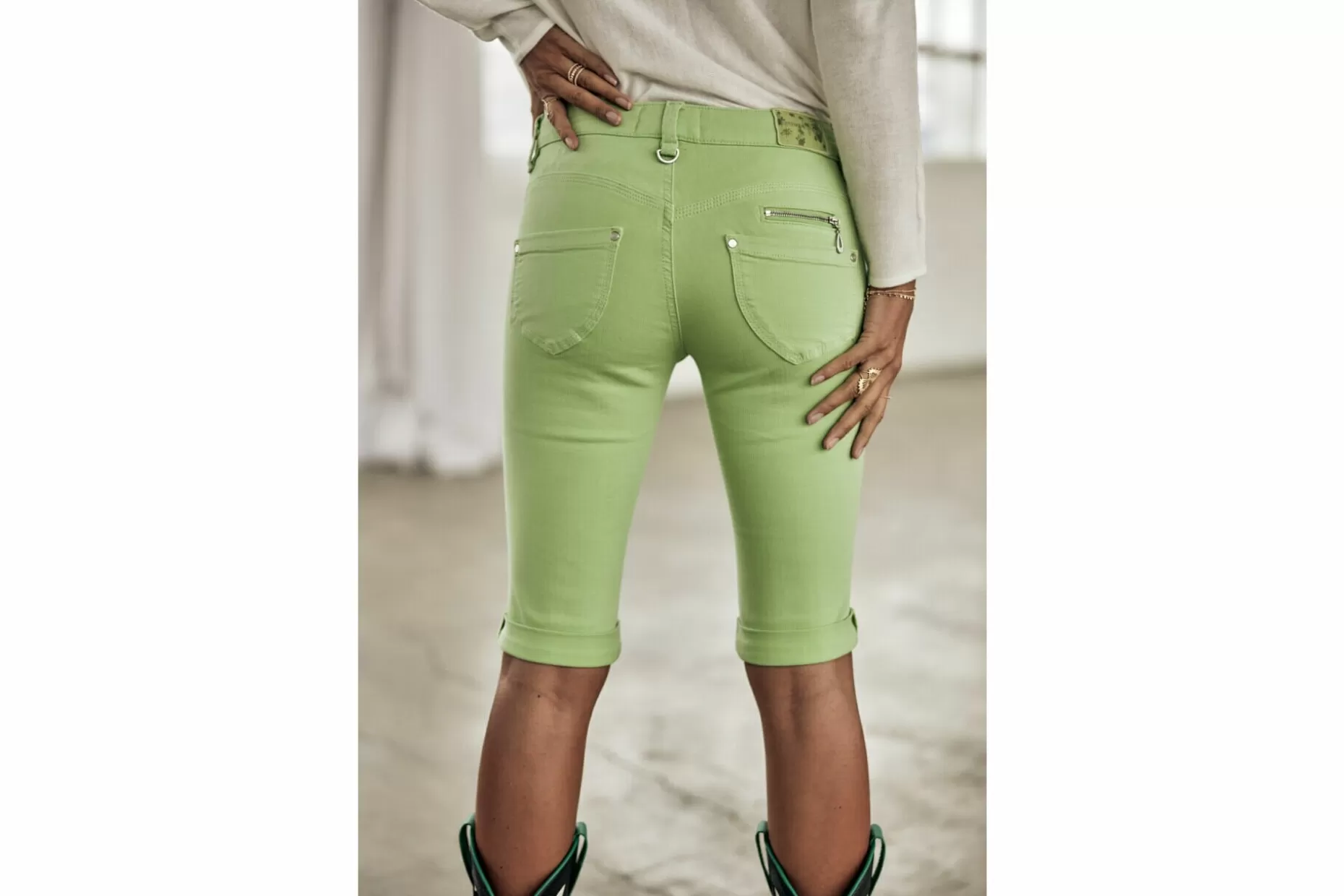 Freeman T Porter Belixa New Magic Color Slim-Fit Bermuda Woman, Quiet Green Best Sale