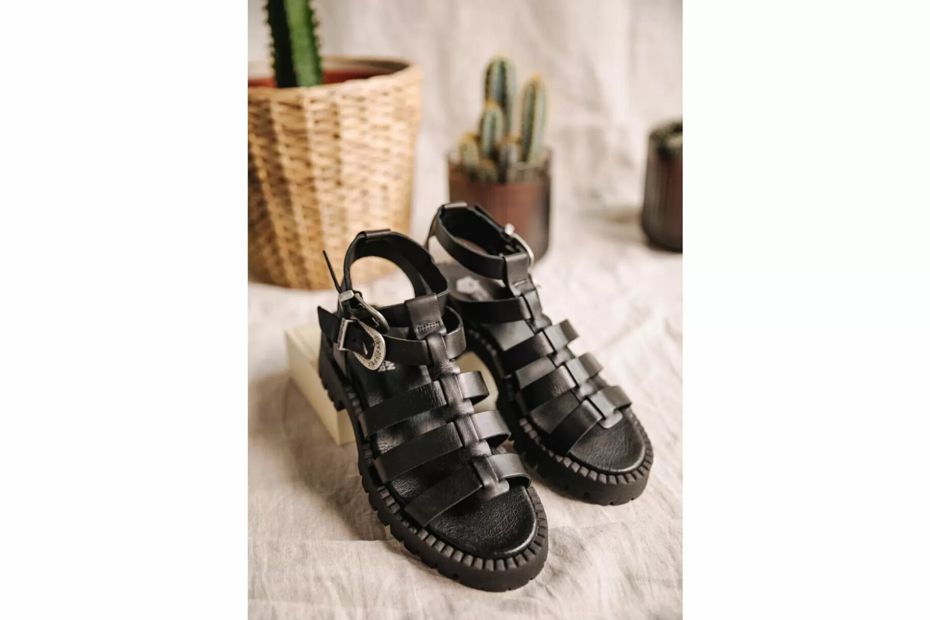 Freeman T Porter Carmindy Leather Sandals Woman, Black Shop