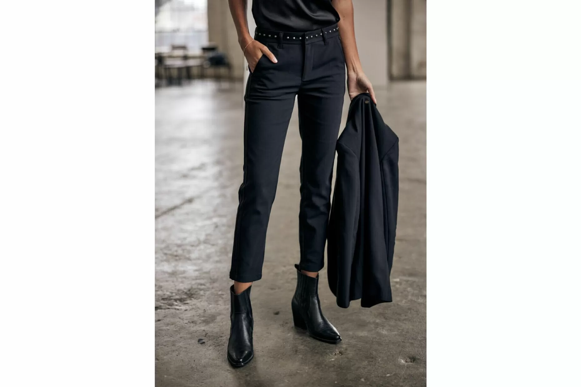Freeman T Porter Claudia Polyneo Cropped Pants Woman, Black Best Sale