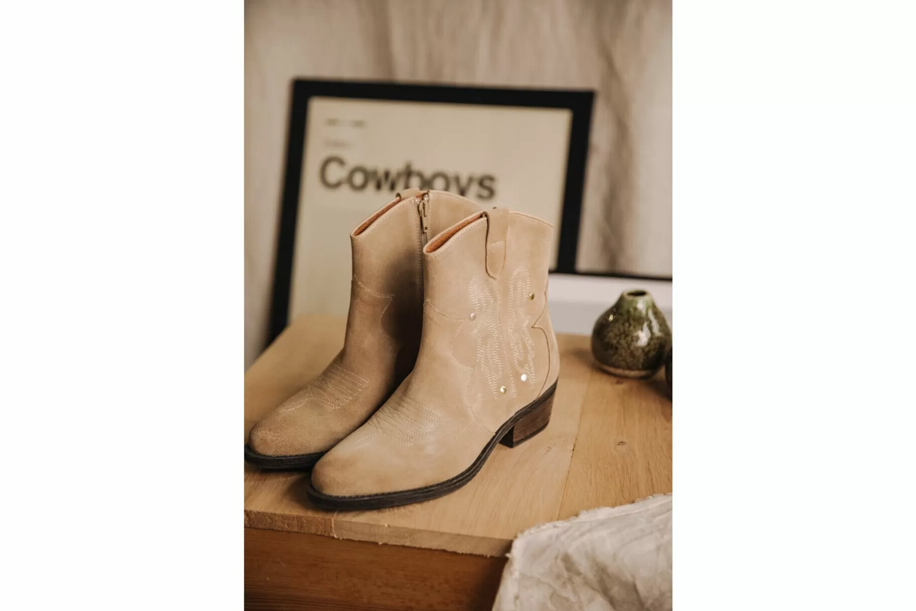 Freeman T Porter Laurene Suede Studs Leather Boots Woman, Cappuccino Sale
