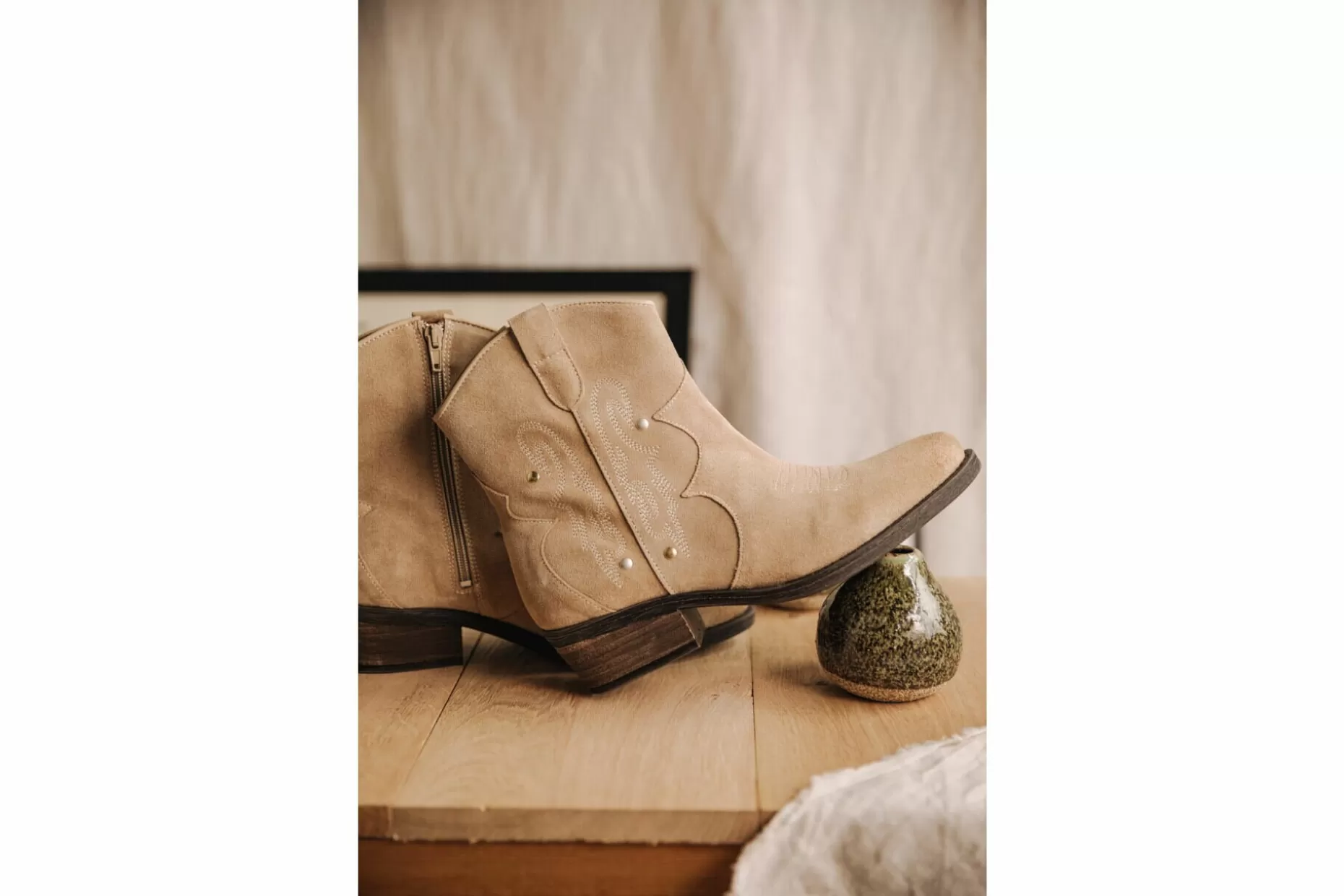 Freeman T Porter Laurene Suede Studs Leather Boots Woman, Cappuccino Sale