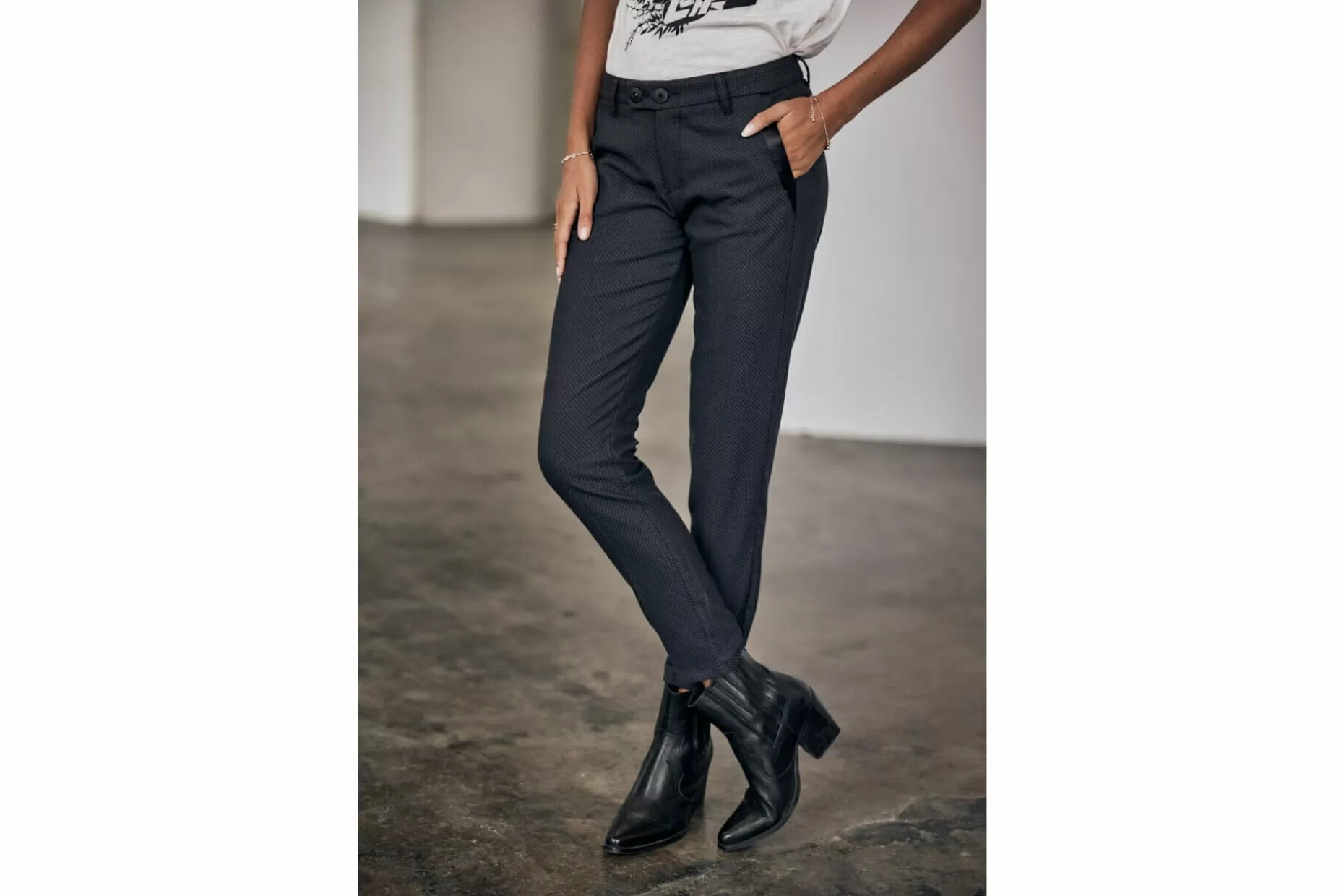 Freeman T Porter Tessa Colish Super-Slim Pants Woman, Ebony Outlet